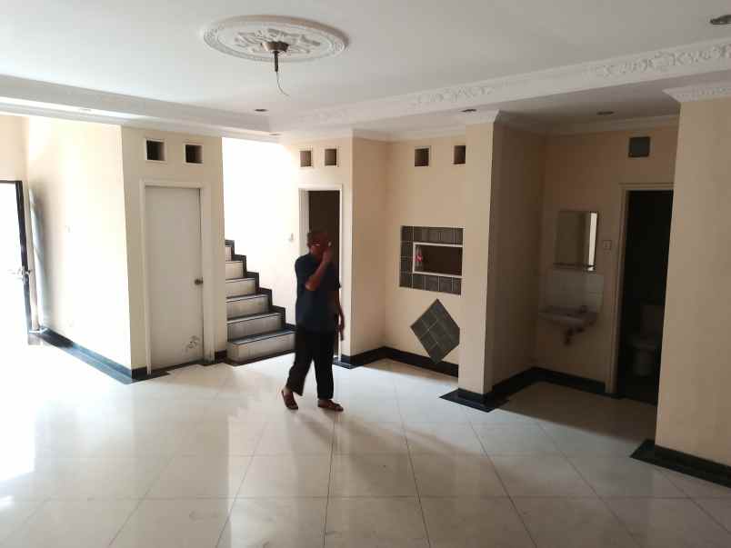 rumah murah strategis dalam komplek elite