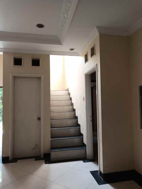 rumah murah strategis dalam komplek elite