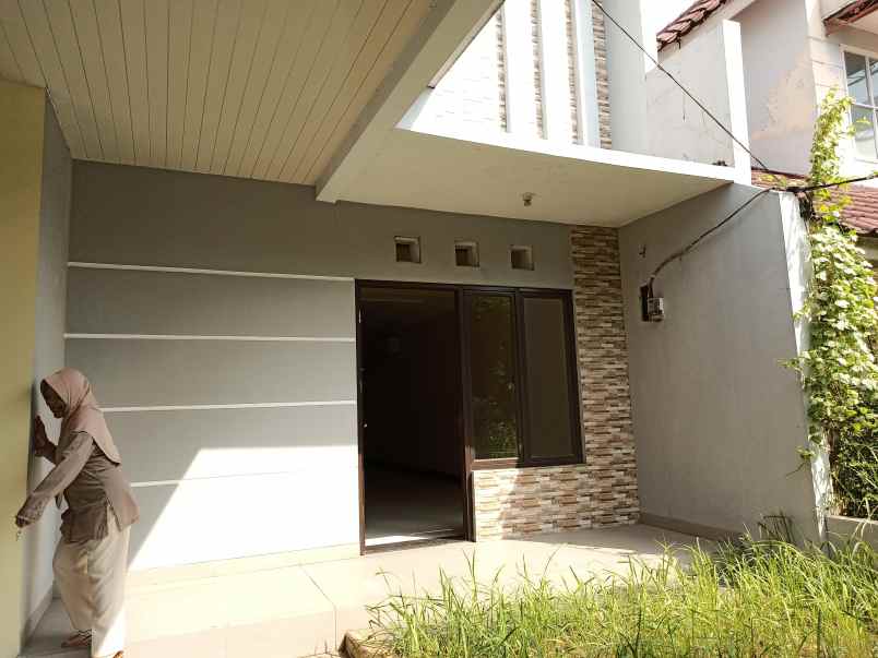 rumah murah strategis dalam komplek elite