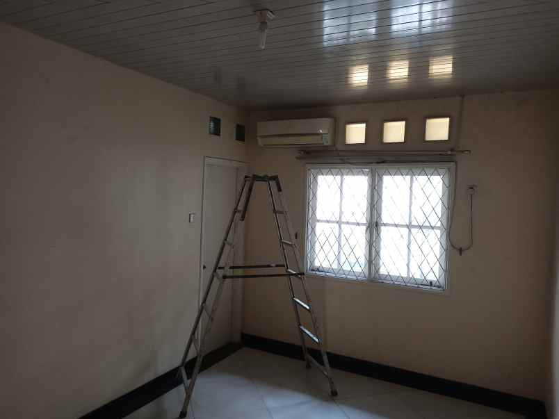 rumah murah strategis dalam komplek elite