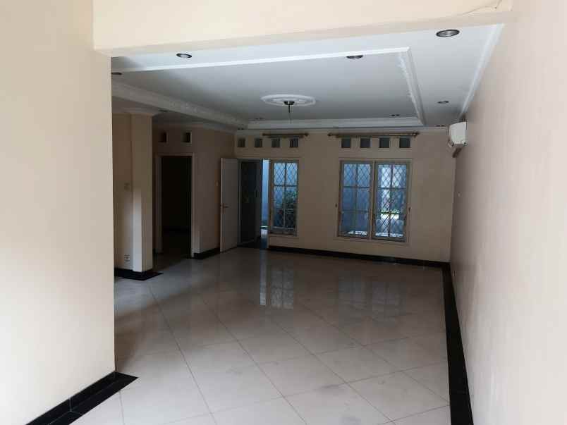 rumah murah strategis dalam komplek elite