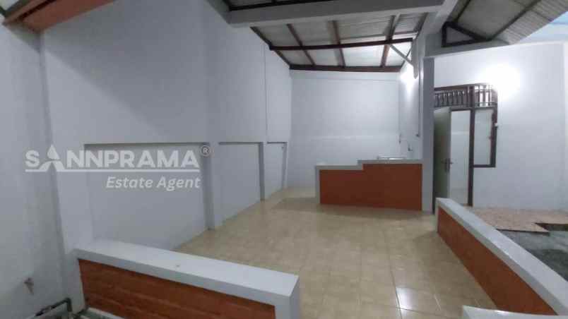 rumah nyaman dan asri dalam perumahan di depok
