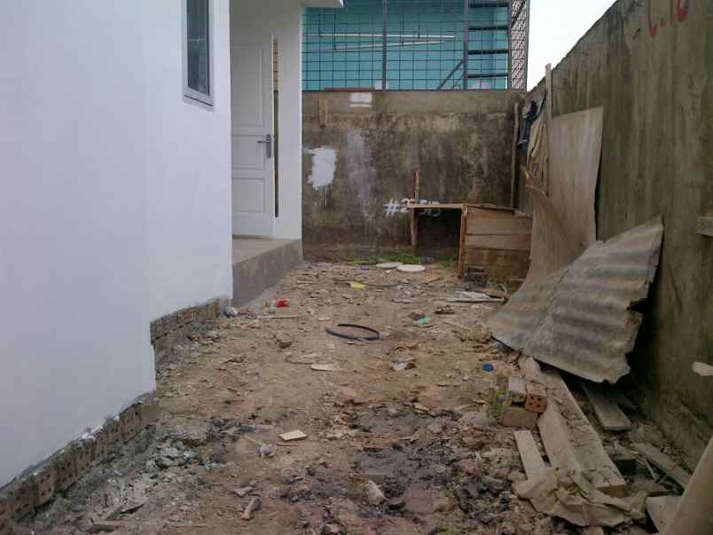 rumah perumahan victoria park jl