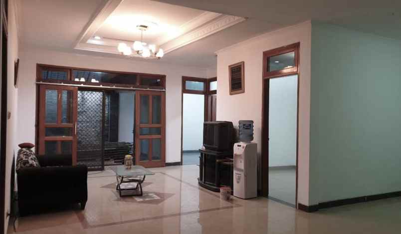 rumah rapi siap huni perumahan raffles hills cibubur