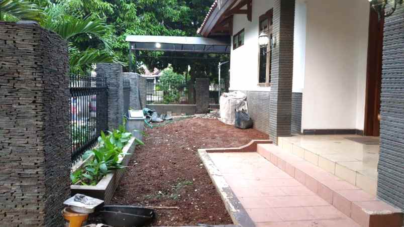 rumah rapi siap huni perumahan raffles hills cibubur
