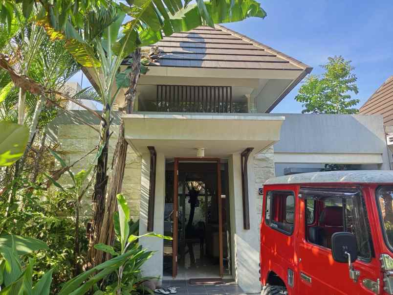 rumah rp1 5 m di kompleks elit ada waterpark
