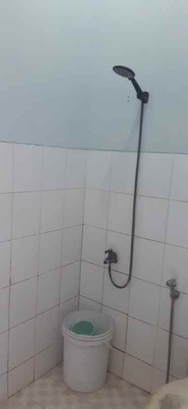 rumah rungkut row jalan 2 mobil