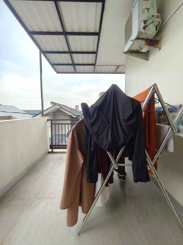 rumah second dalam cluster di ciracas jaktim