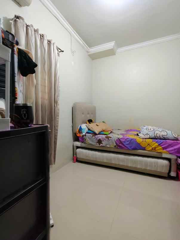 rumah second dalam cluster di ciracas jaktim