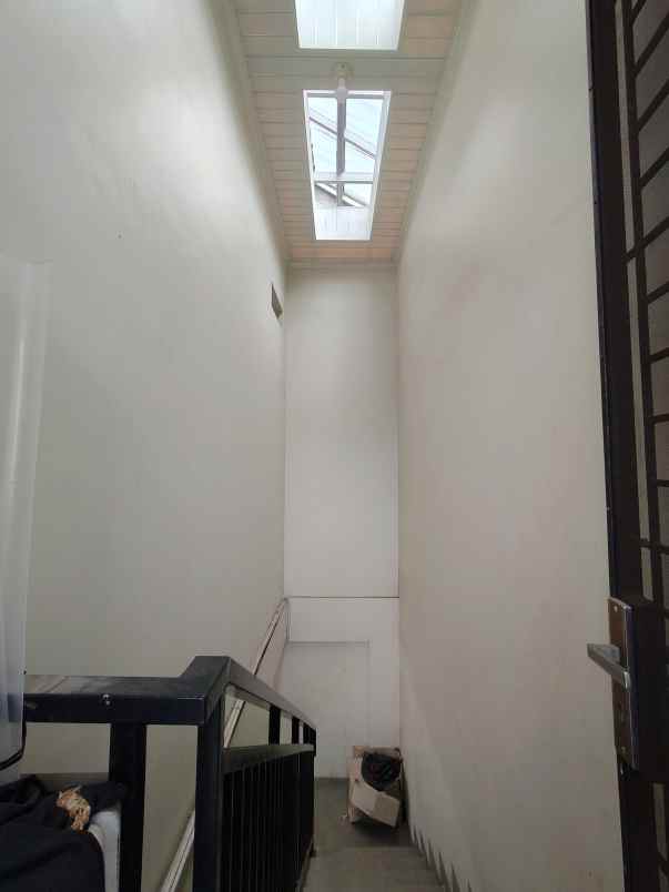 rumah second dalam cluster di ciracas jaktim