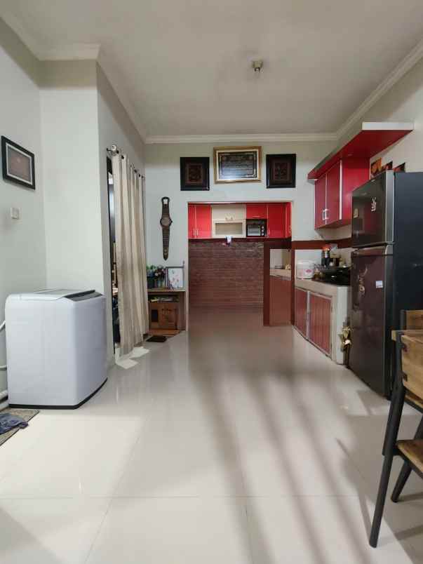 rumah second dalam cluster di ciracas jaktim