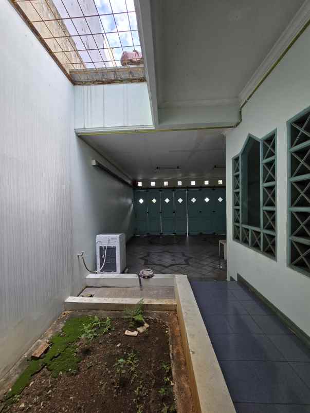 rumah second non komplek di pondok kelapa jaktim