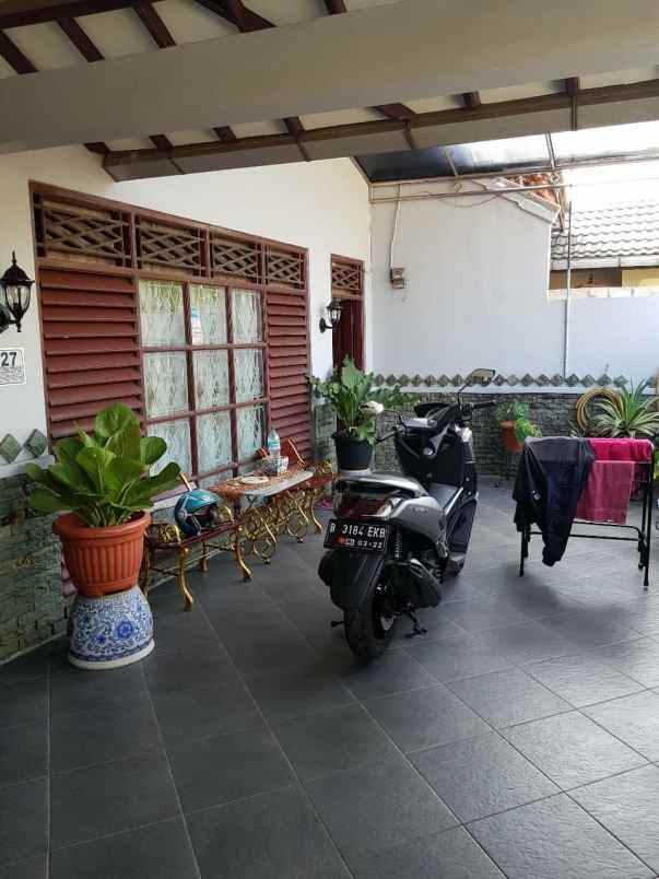 rumah second terawat di depok 2 tengah di sukmajaya
