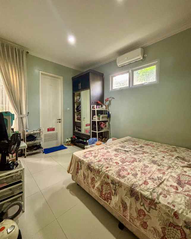 rumah second terawat siap huni di nusaloka bsd