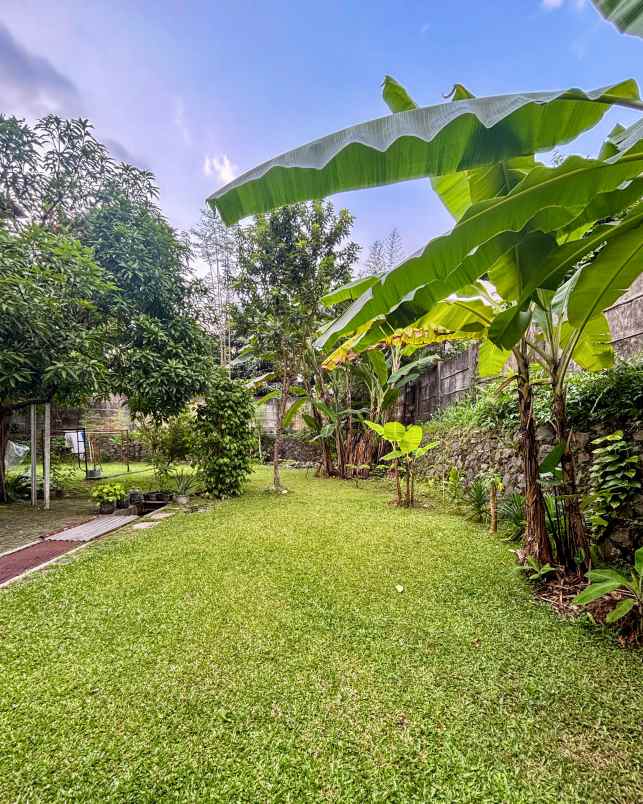 rumah second terawat siap huni di nusaloka bsd