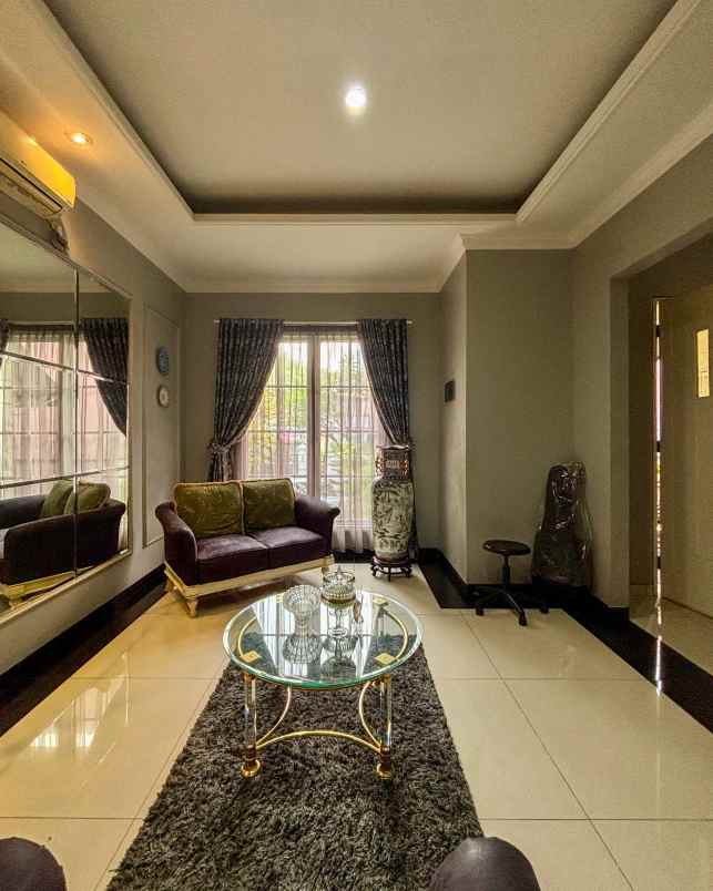 rumah second terawat siap huni di nusaloka bsd