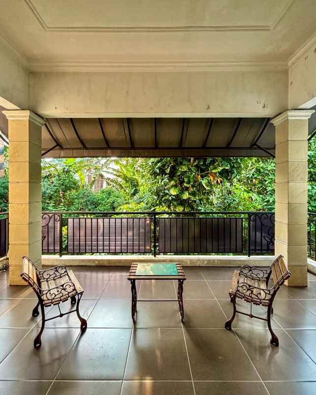 rumah second terawat siap huni di nusaloka bsd