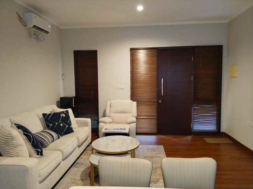 rumah siap huni cluster burgundy summarecon bekasi