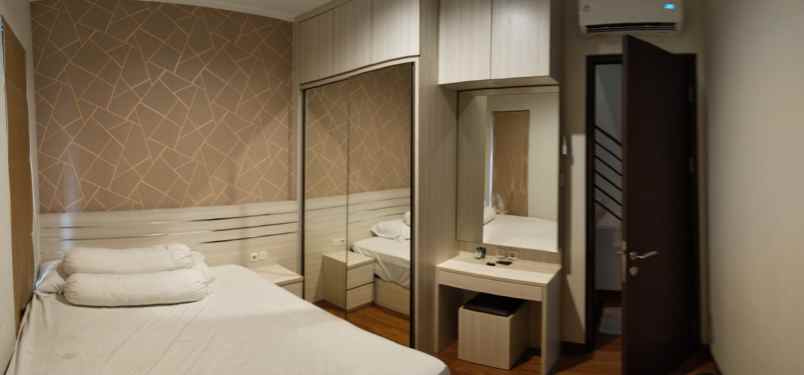 rumah siap huni cluster burgundy summarecon bekasi