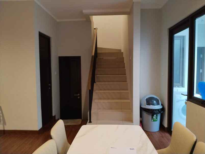 rumah siap huni cluster burgundy summarecon bekasi
