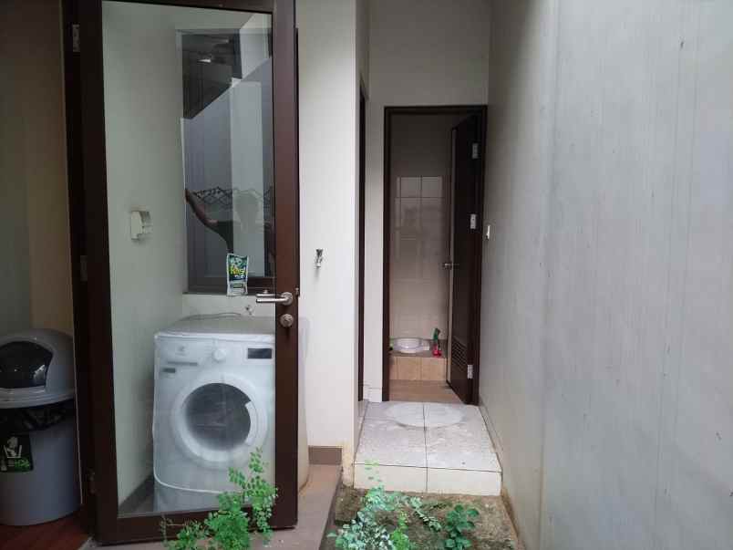 rumah siap huni cluster burgundy summarecon bekasi