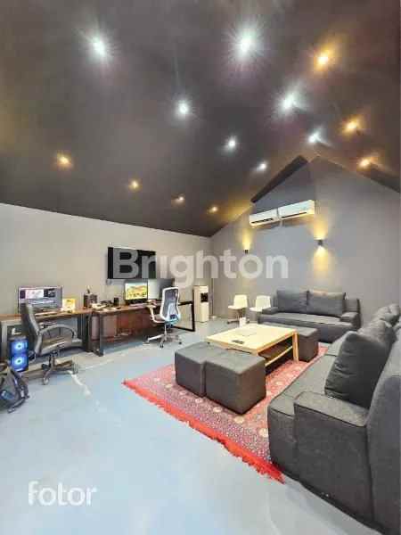 rumah super mahal nyaman serta luas plus kolam renang