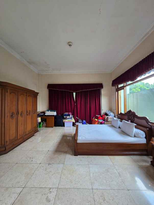 rumah tanah luas akses lebar di pondok kelapa