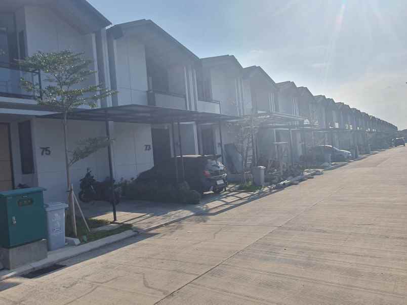 rumah uptown estate lippo cikarang