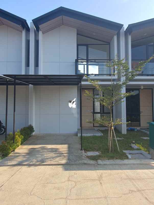 rumah uptown estate lippo cikarang