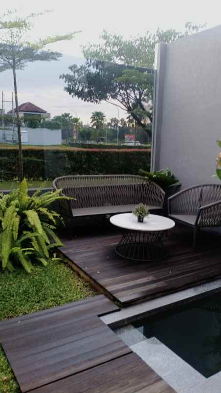 rumah uptown estate lippo cikarang