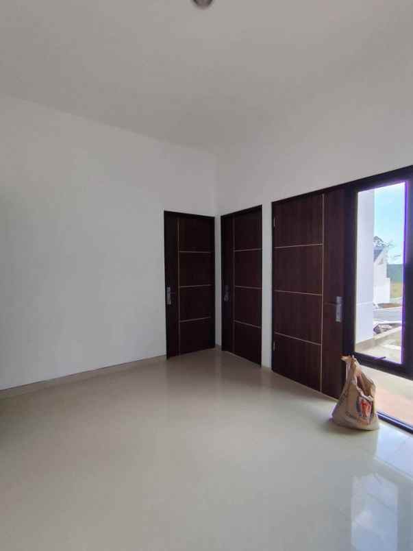 rumah villa 1 lantai lokasi dekat museum angkut batu