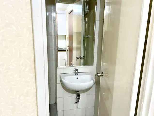 signature park grande 1 br ff 0atwnadia820