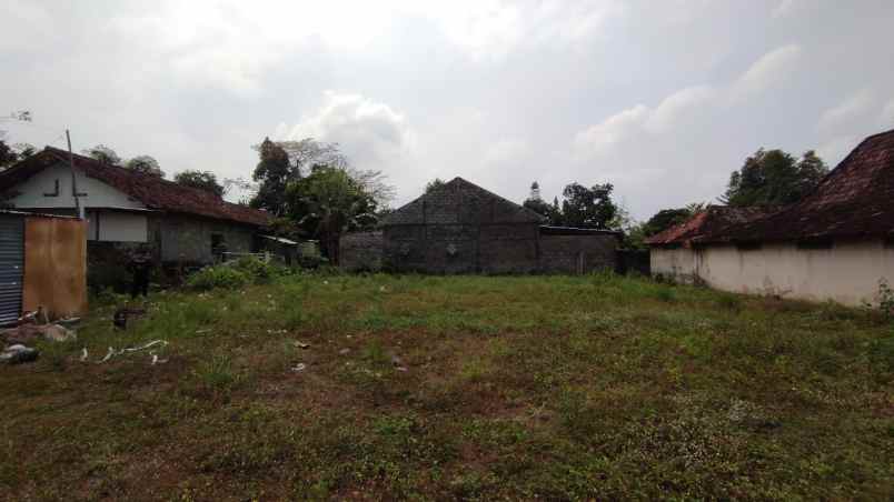 tanah 211 m dekat kampus uii
