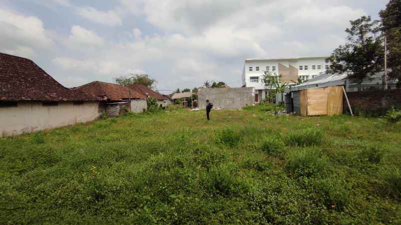 tanah 211 m dekat kampus uii