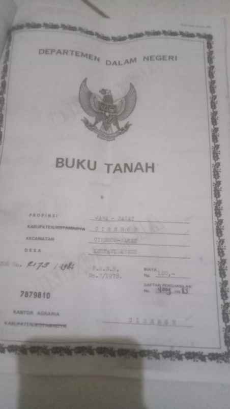 tanah rata dan padat di kawasan komersil