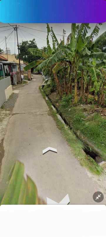 tanah rata dan padat di kawasan komersil