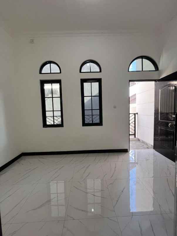 townhouse 3 lantai dengan rooftop di batu ampar