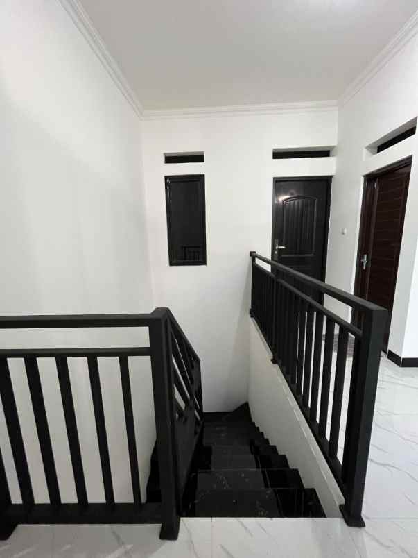 townhouse 3 lantai dengan rooftop di batu ampar