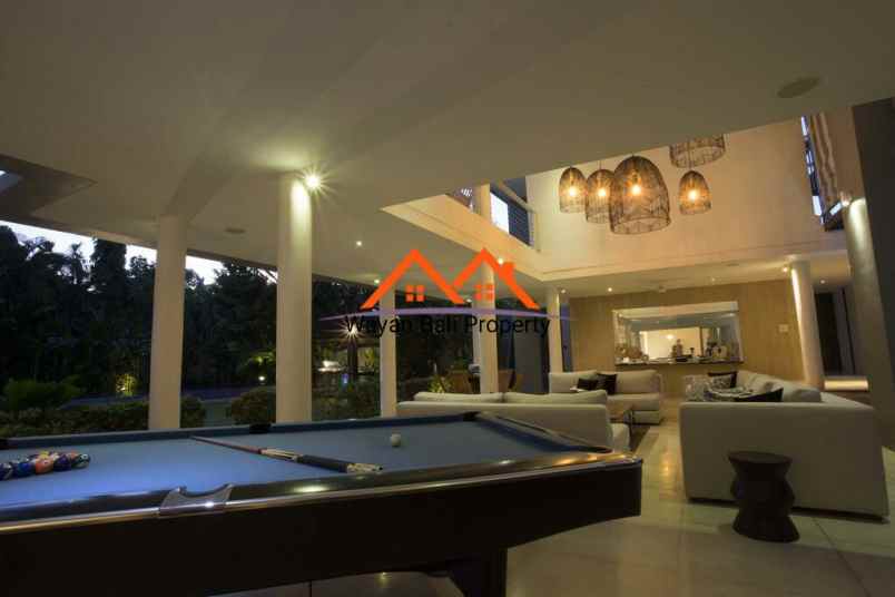 villa jalan bukit permai