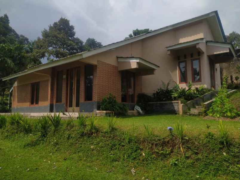 villa jl raya pasir angin gunung