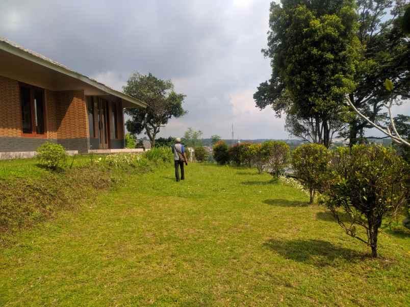 villa jl raya pasir angin gunung