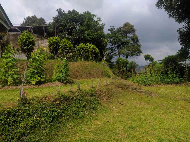 villa jl raya pasir angin gunung