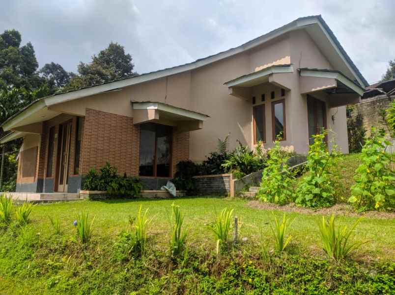 villa jl raya pasir angin gunung