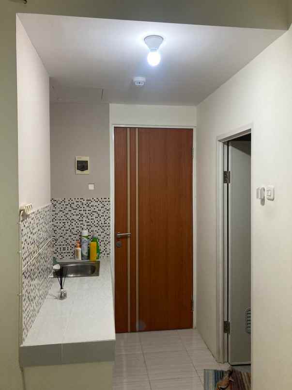 apartemen puncak dharmahusada dekat lift furnish