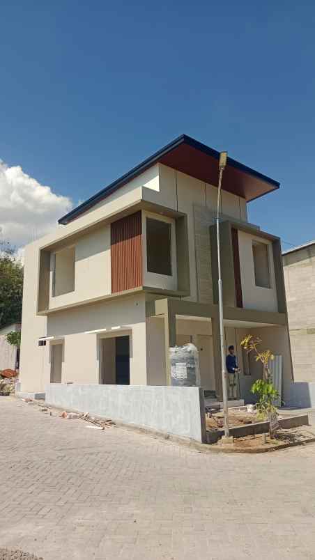 atasnya estetik bawahnya luas rumah syariah ponorogo