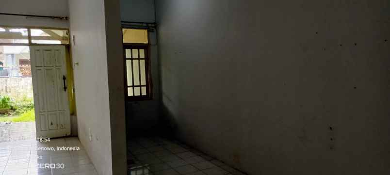 benowo rumah lama butuh renovasi dekat food juction