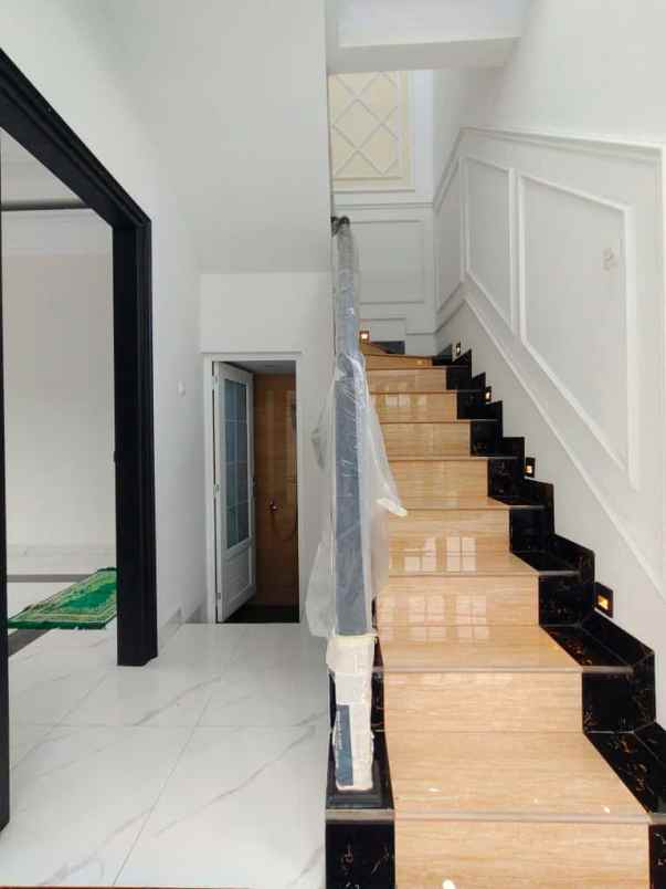 brand new house modern classic di jagakarsa jaksel