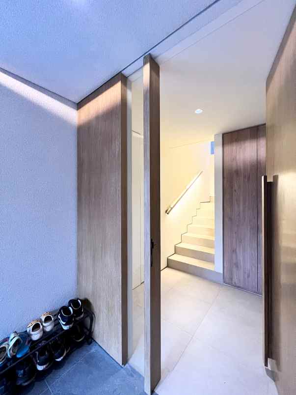 dekat mrt fatmawati rumah 3lt cinere estate siap huni