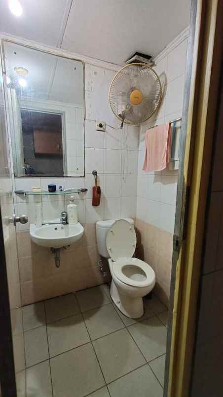 dijual apartemen jl bukit gading