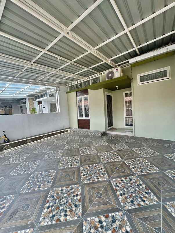 dijual cepat rumah luas modern medan johor